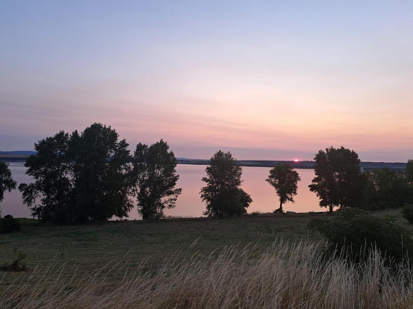 Rybarska Basta Vikletice - Nechranice Villa Chbany ภายนอก รูปภาพ