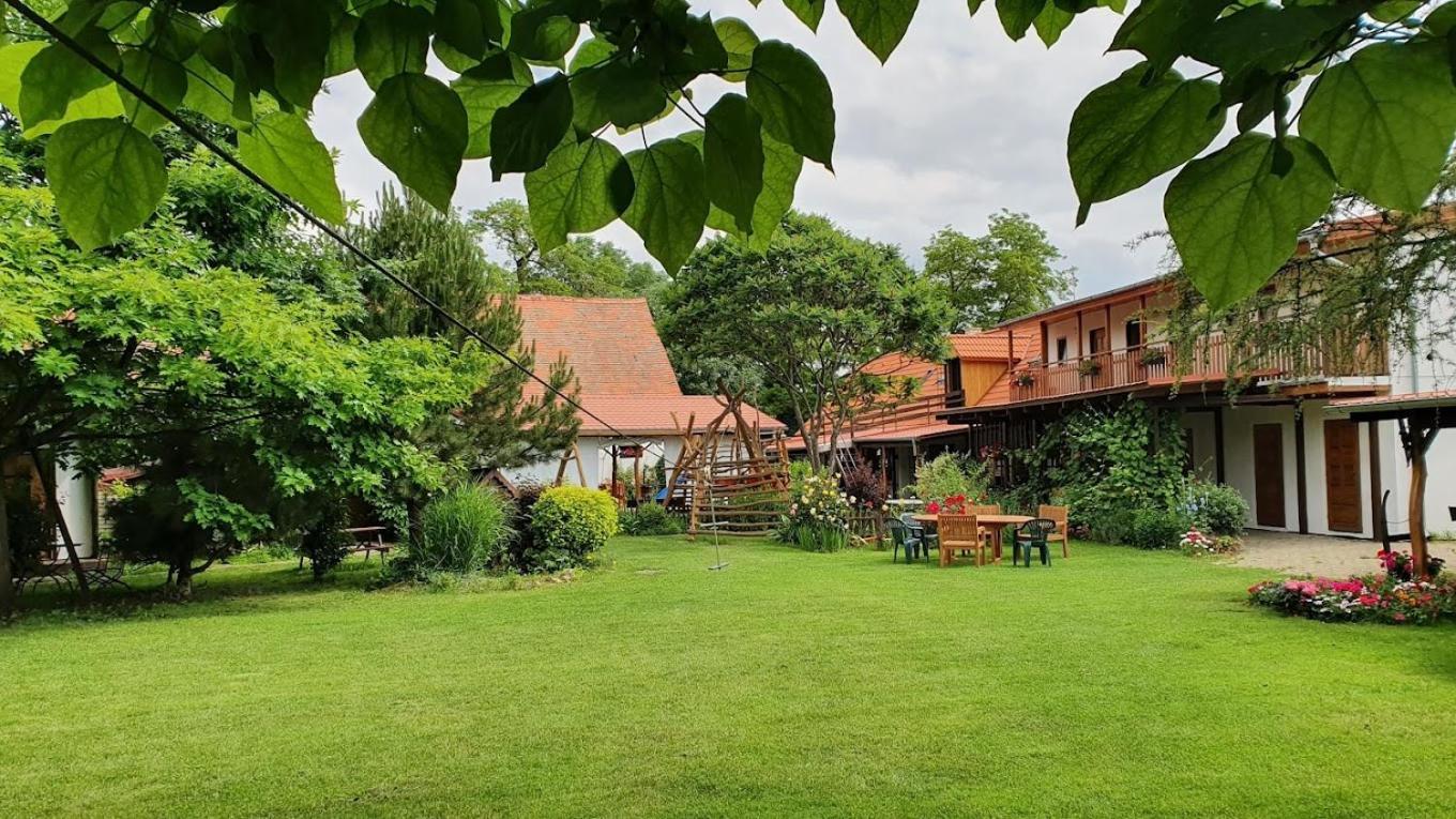 Rybarska Basta Vikletice - Nechranice Villa Chbany ภายนอก รูปภาพ